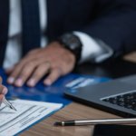 部下からのパワハラを受けたときの上司の対応法